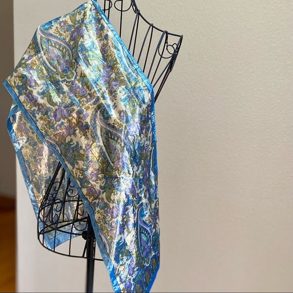 SOLD πΎ Vntg Oscar de la Renta Metallic Gold Lame Paisley Scarf - Picture 8 of 13